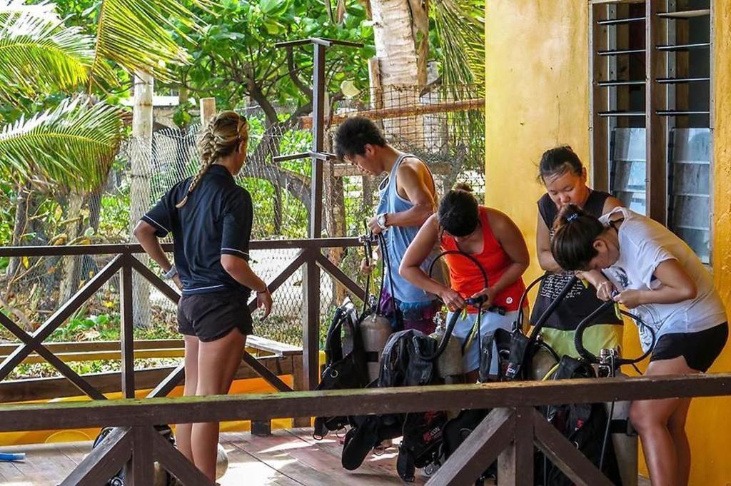 Ratu Kini Dive & Stay Mana Island Exterior foto